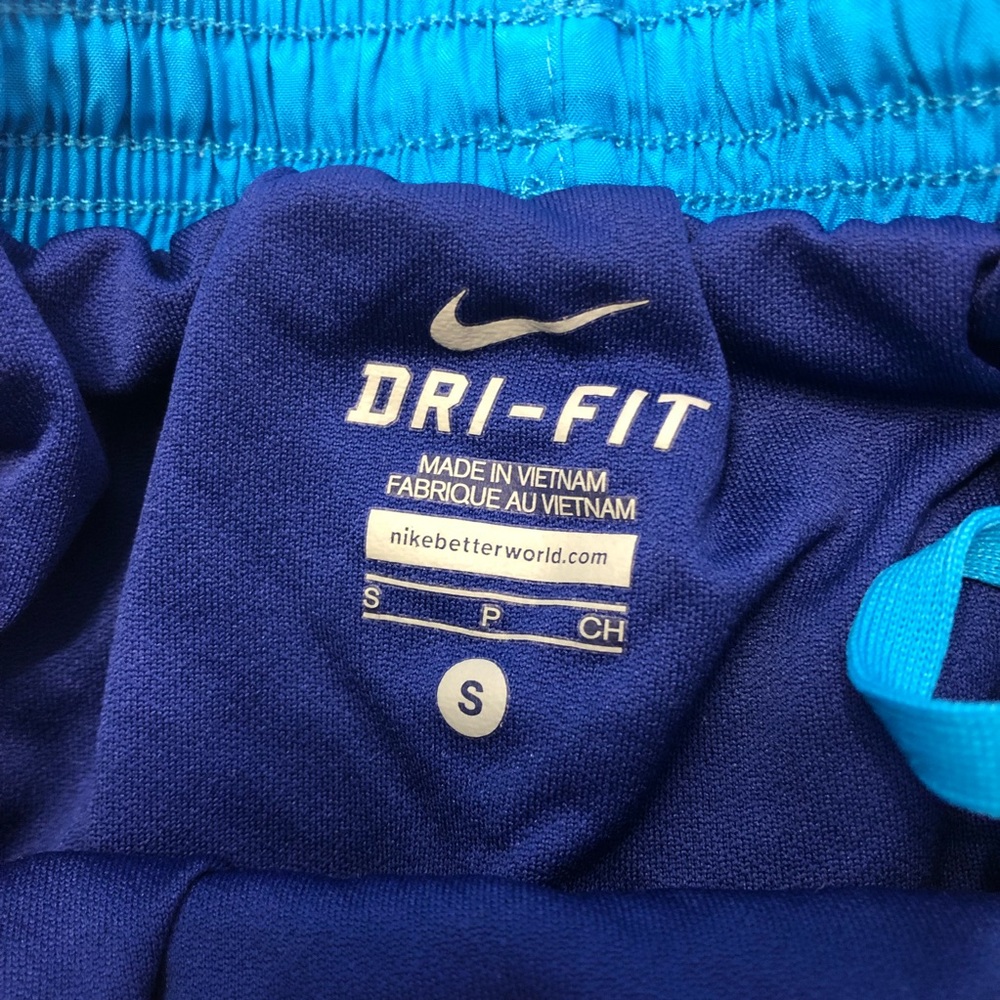 Nike Dri Fit Running Shorts Small - Picture 5 of 5